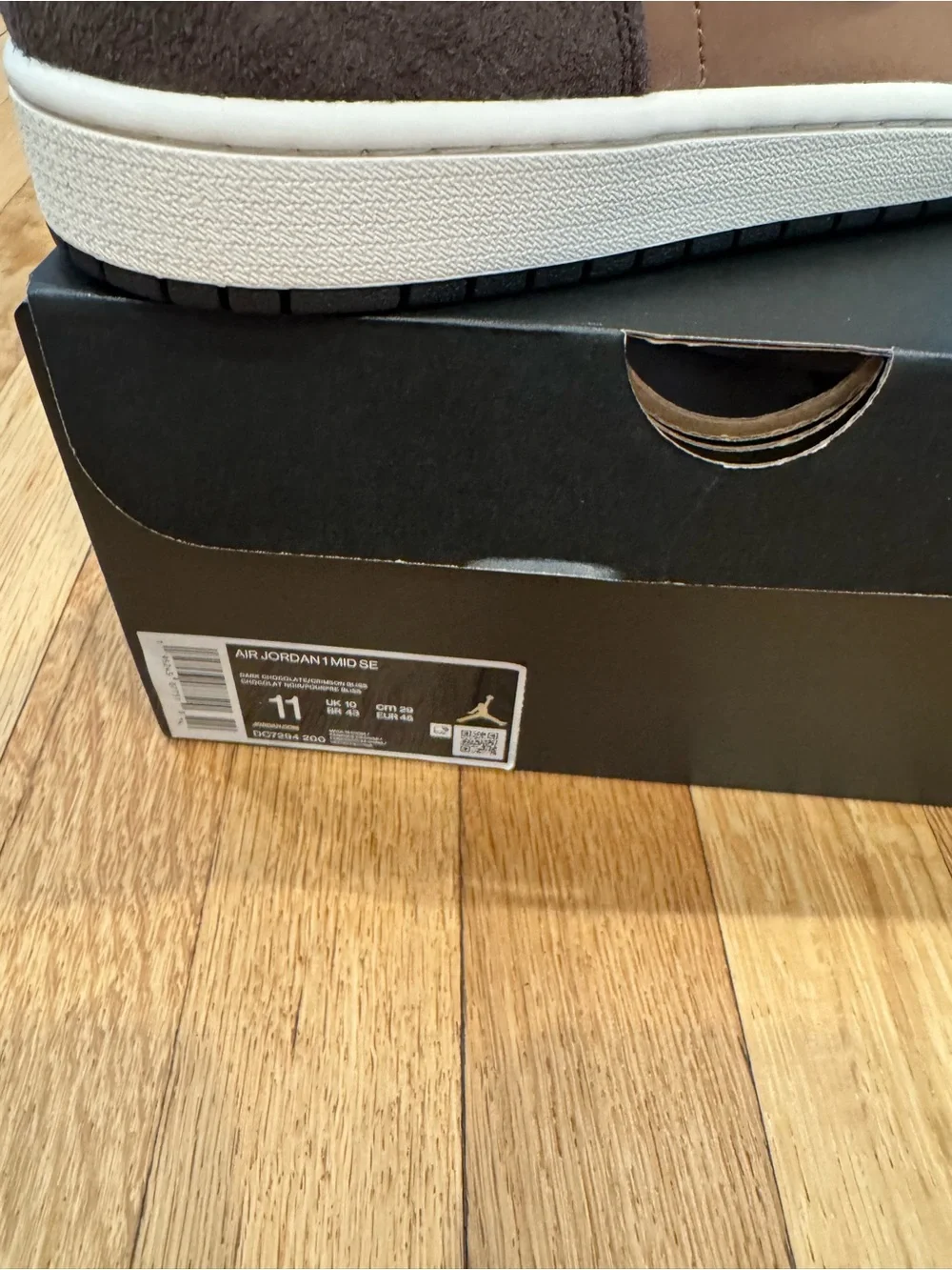 Nike Air Jordan 1 Mid SE Sneakers in Dark Chocolate/Crimson Bliss NWB